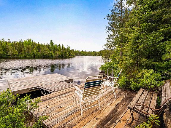 2nd image of 125 Voyageurs Point Rd