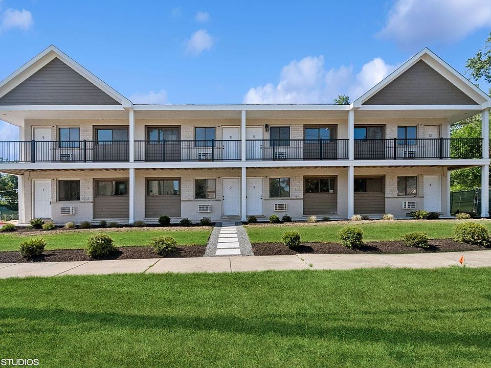 2nd image of 15701 S Lamon Ave #3