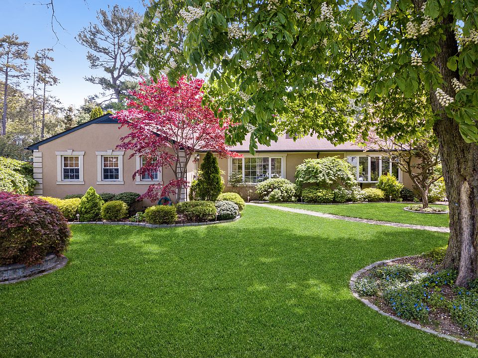 658 Wolfs Lane