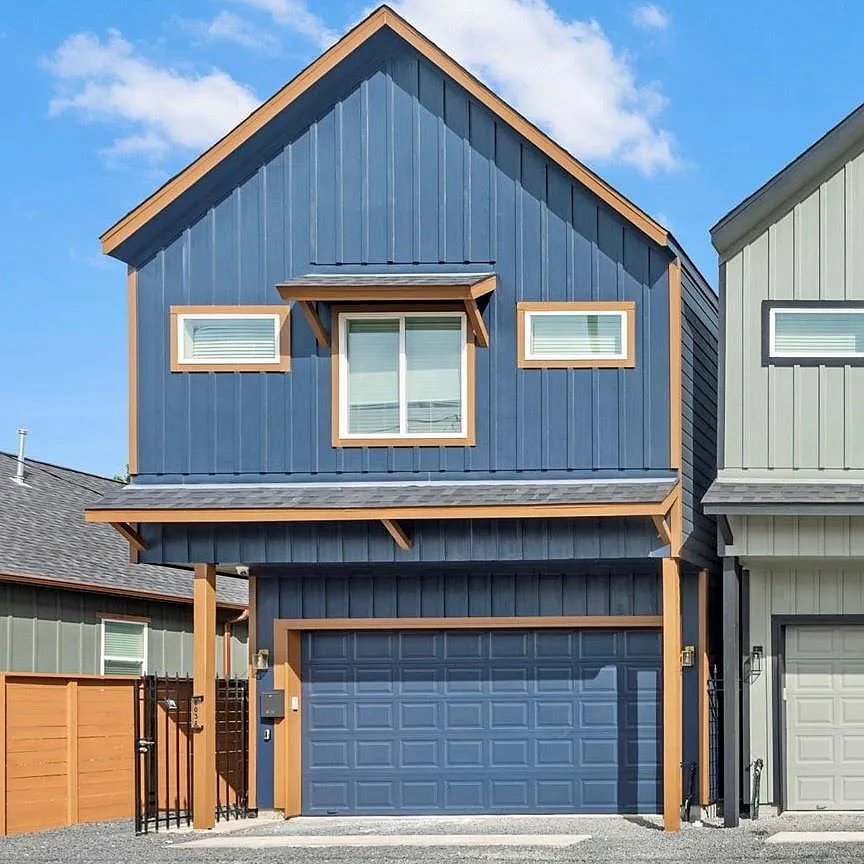 3 bed, 3.5 bath, $2,495 — Photo 1