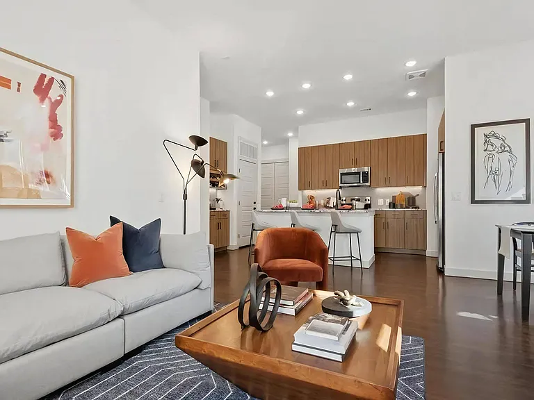 Open-Concept Floor Plan with Kitchen, Living Room, and Dining Area