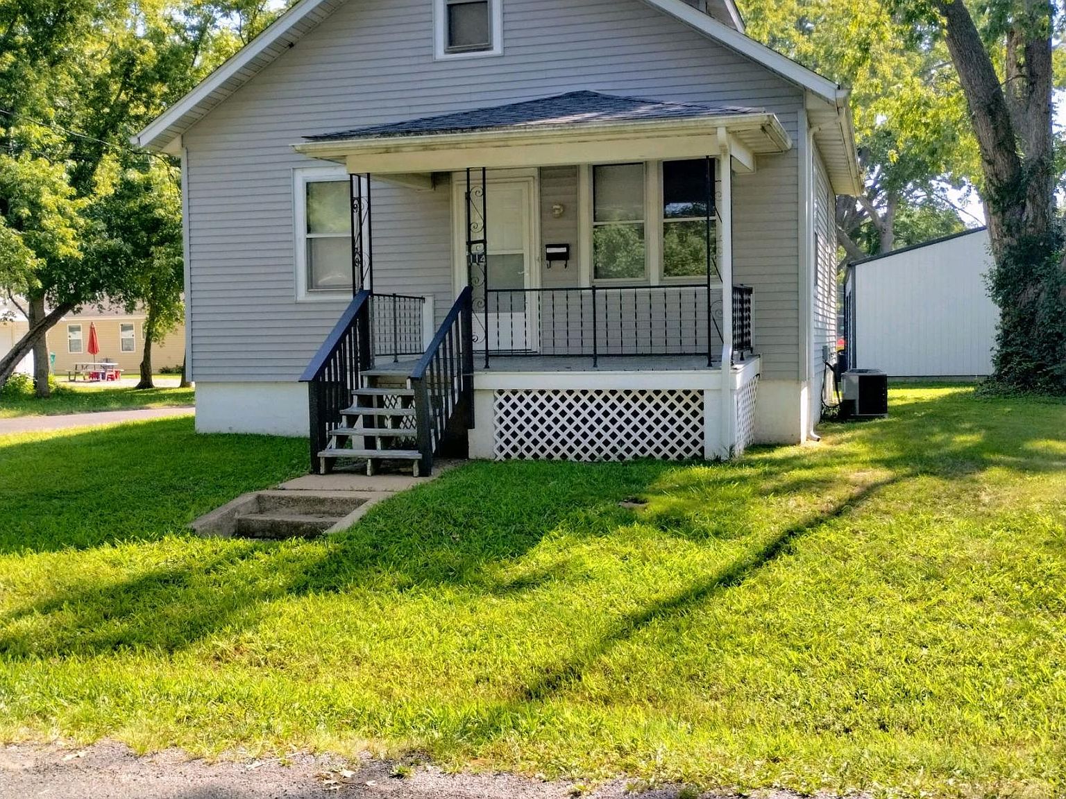 114 N 8th St, Mascoutah, IL 62258 | Zillow