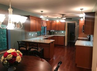 7016 Woodmere Dr, Athens, OH 45701