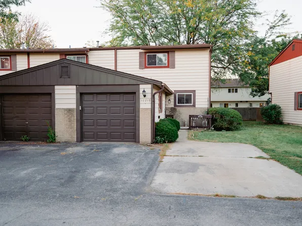 1221 Cedarwood Dr Unit F, Crest Hill, IL 60403