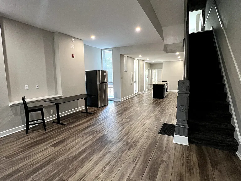 211 S 42nd St #H — Photo 56