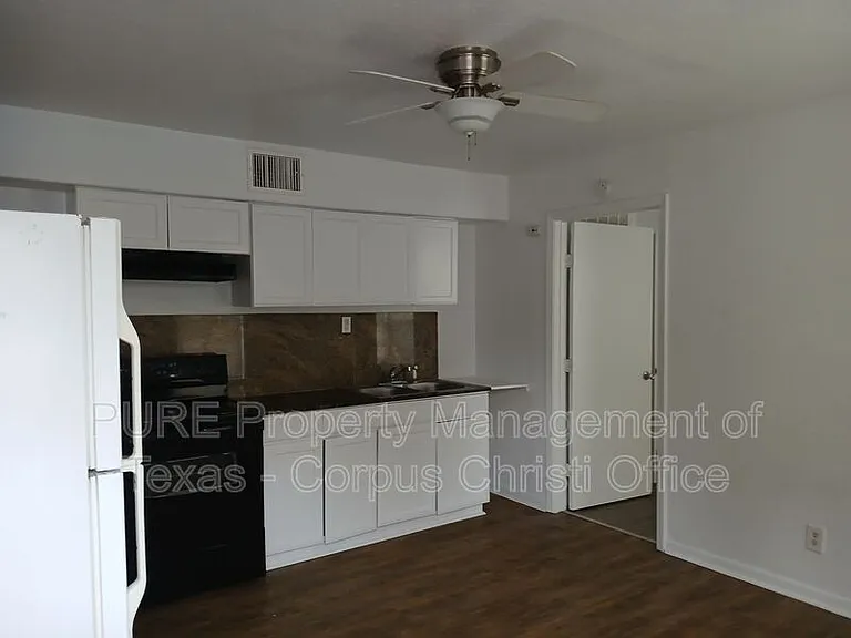 901 Furman Ave #F — Photo 2