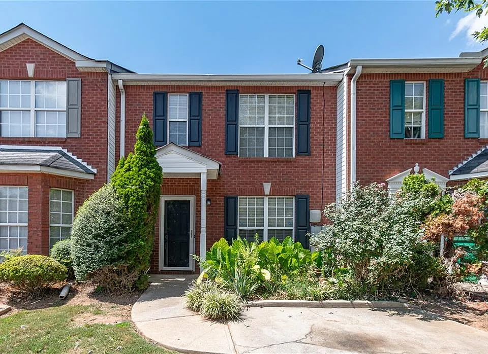 5550 Strathmoor Manor Cir