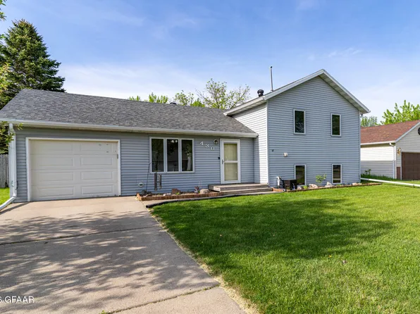 430 Burdick Ct, Grand Forks, ND 58203