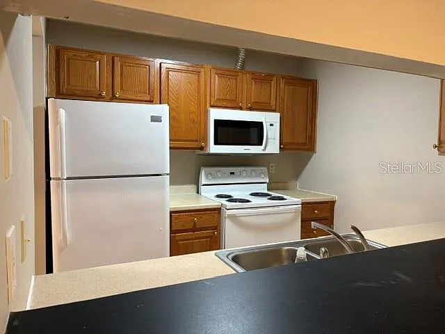 1562 S Jefferson Ave — Photo 9