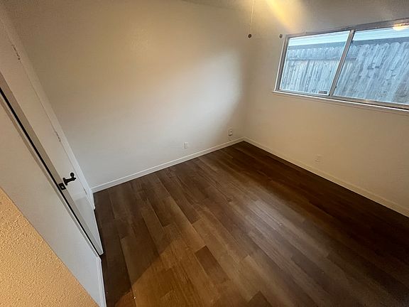 5th image of 9073 Salmon Falls Dr