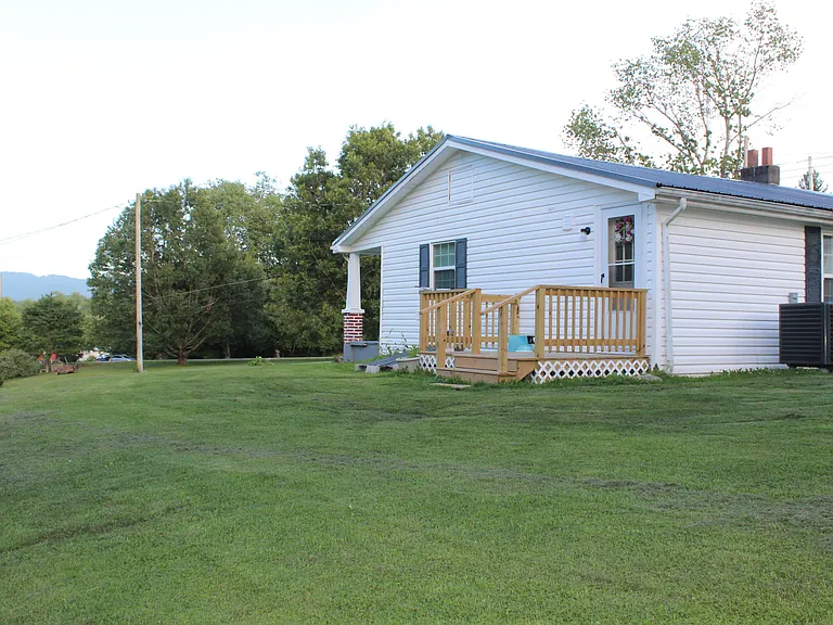 2864 Highway 421 N — Photo 6