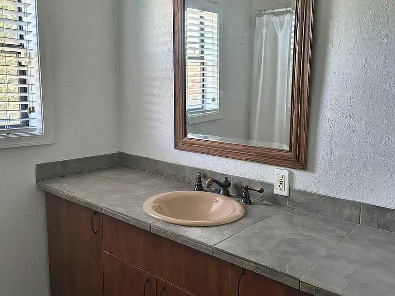 531 E Osborn Rd — Photo 20