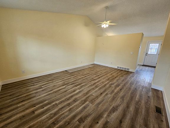 3rd image of 5875 Granby Hill Dr