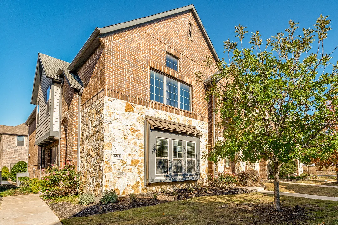 3 bed, 2.5 bath, 1683 sqft, $5,000 — Photo 1