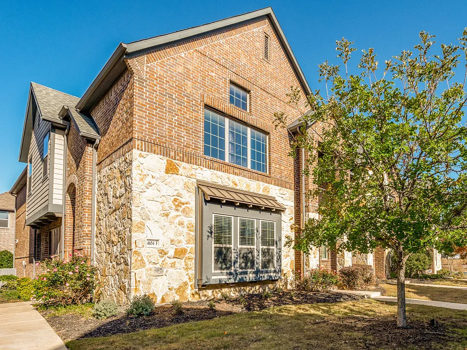 4654F Rhett Ln