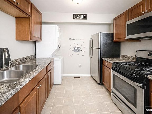 4th image of 48-50 Holland St