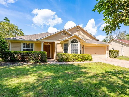 3009 E Beaumont Ln, Eustis, FL 32726
