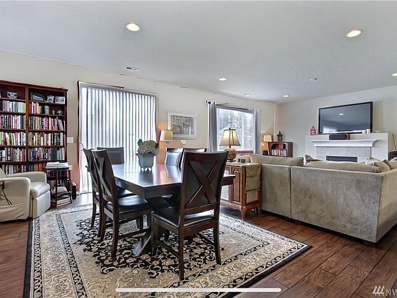 5th image of 8823 Jayden St NE