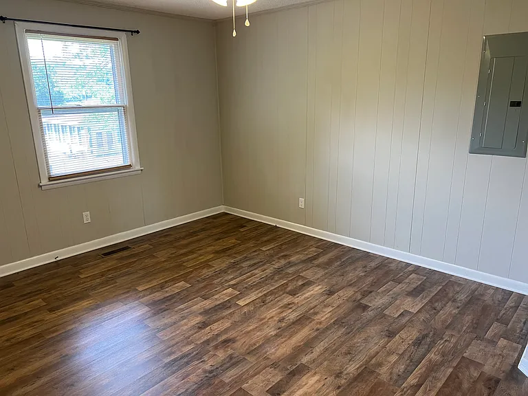 202 Williams St — Photo 3