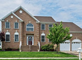 4 Americana Pl, Monroe Township, NJ 08831