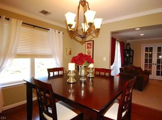 20 Claire Ct #2804, East Hanover, NJ 07936