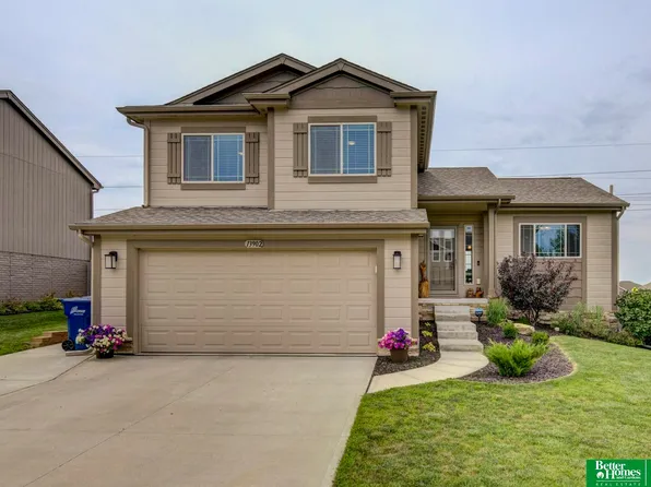 13902 S 47th St, Bellevue, NE 68133