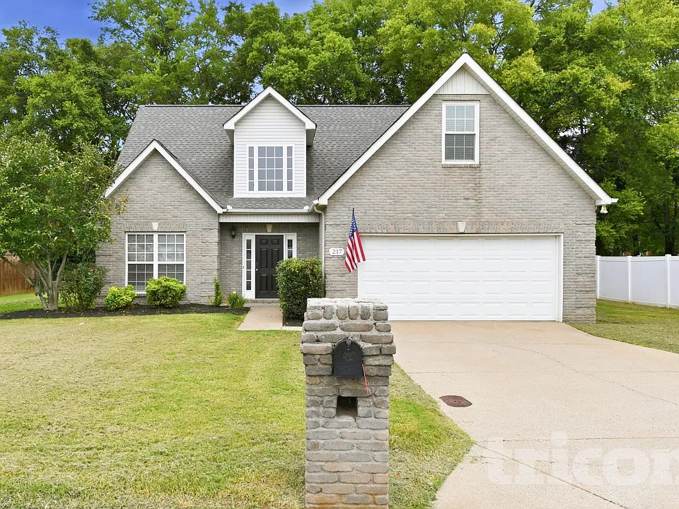 217 Titans Cir