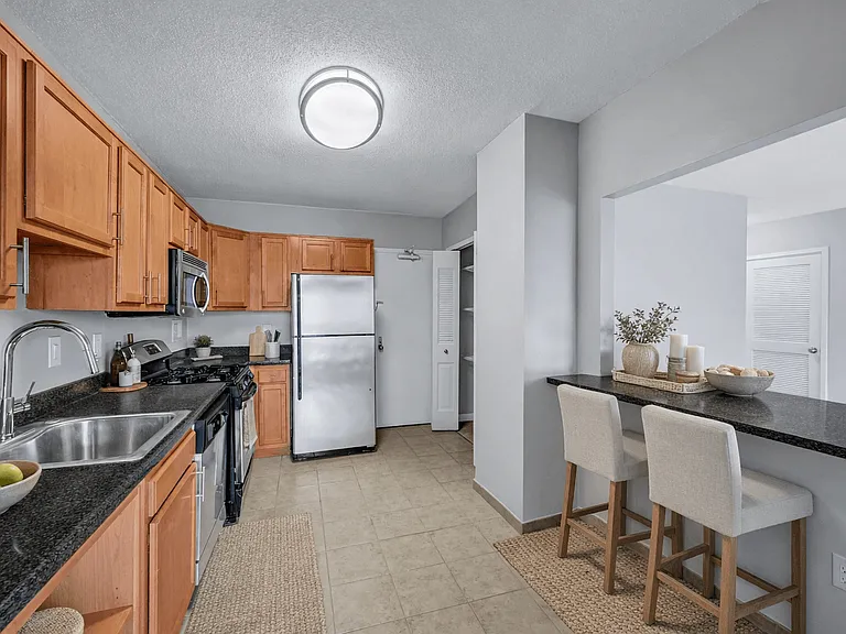 Spacious Kitchen with Bar