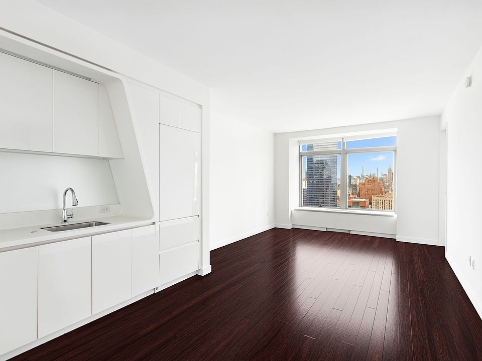 1st image of 123 Washington St APT 33E