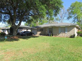 1229 Pyburn St, Angleton, TX 77515