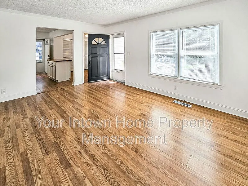 2 bed, 2.0 bath, 1128 sqft, $2,100 — Photo 3