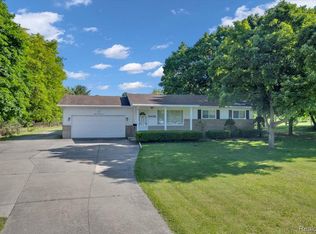 5956 W Seymour Lake Rd, Oxford, MI 48371