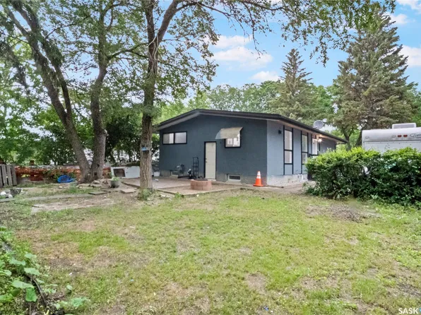 2905 GRANT Road, Regina, SK S4S 5G3