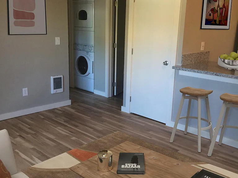 2819 NE Flanders St #3 — Photo 25