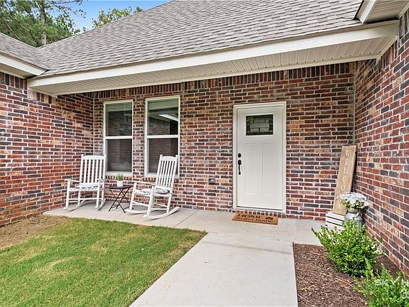 3rd image of 15 Stirling Ln