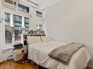 684 6th Ave #3, New York, NY 10010
