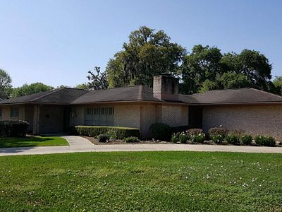 102 Paradise Valley Dr, West Columbia, TX, 77486