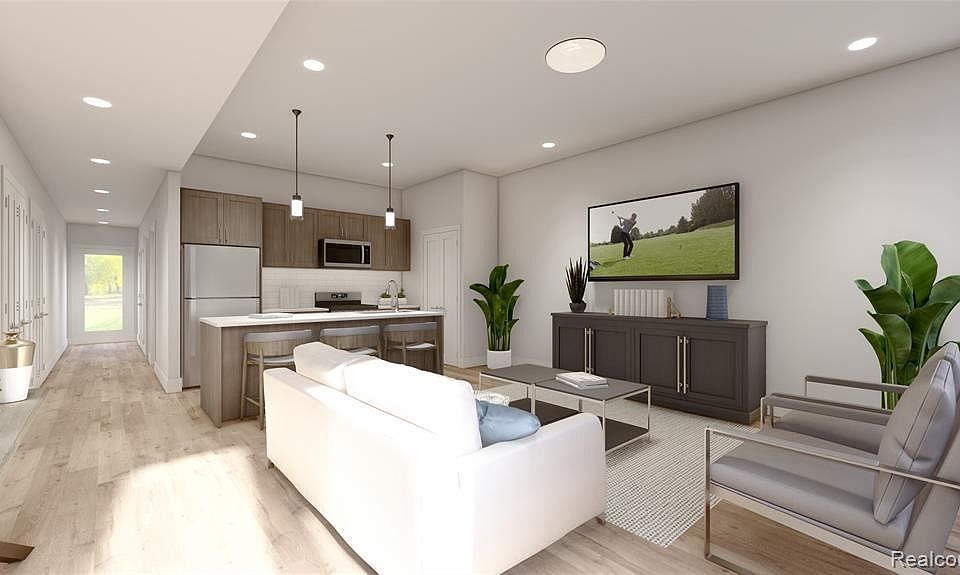 2nd image of 2746 Harrison St #2