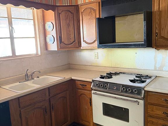 5th image of 950 W ROMA Avenue