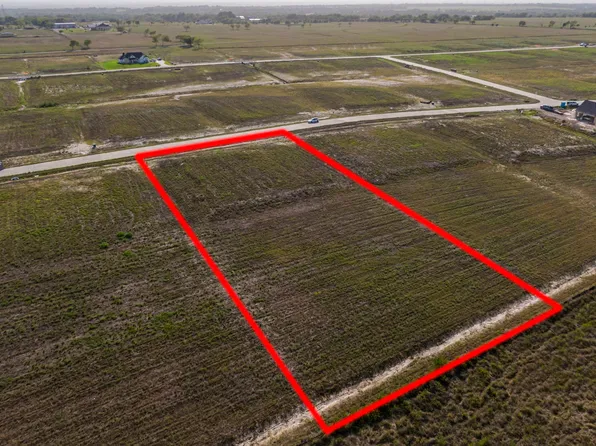 231 Marie Ln, Waxahachie, TX 75167