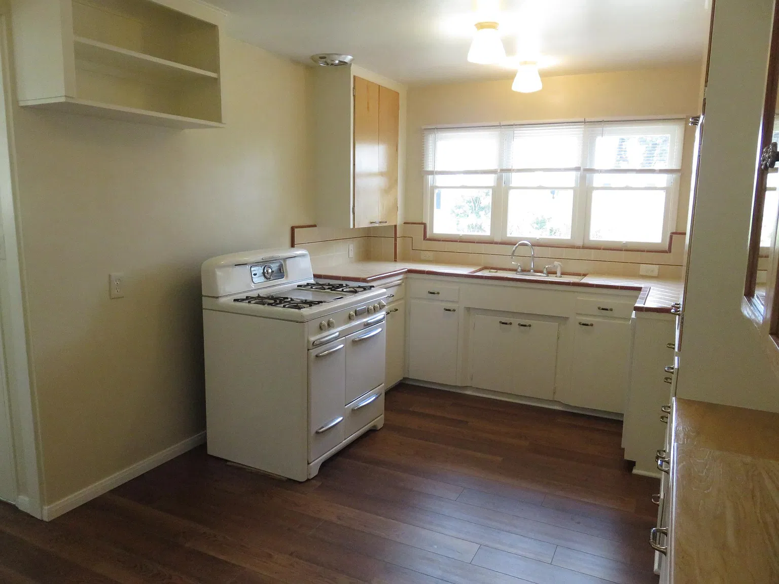2 bed, 1226 sqft, $4,895 — Photo 4