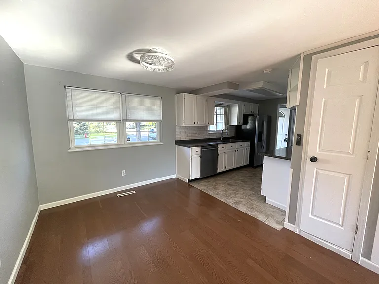 5598 Santiago Dr — Photo 5