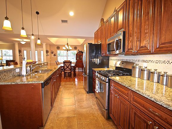 4th image of 25250 Carnoustie Dr