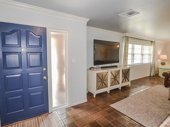 3rd image of 3690 Crestwood Dr