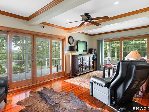 5th image of 119 West Wakefield Boulevard