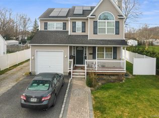 61 Fairway Avenue, Riverhead, NY 11901