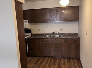 706 N 8th St, Manitowoc, WI 54220