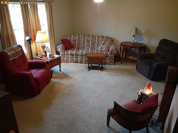 4th image of 2860 Fair Oaks Dr
