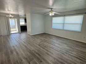 25 SE 23rd Pl, Cape Coral, FL