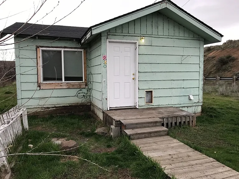 220 Doty St — Photo 2